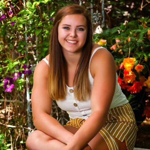 Meet your Posher, Madison - Picture 1 of 1